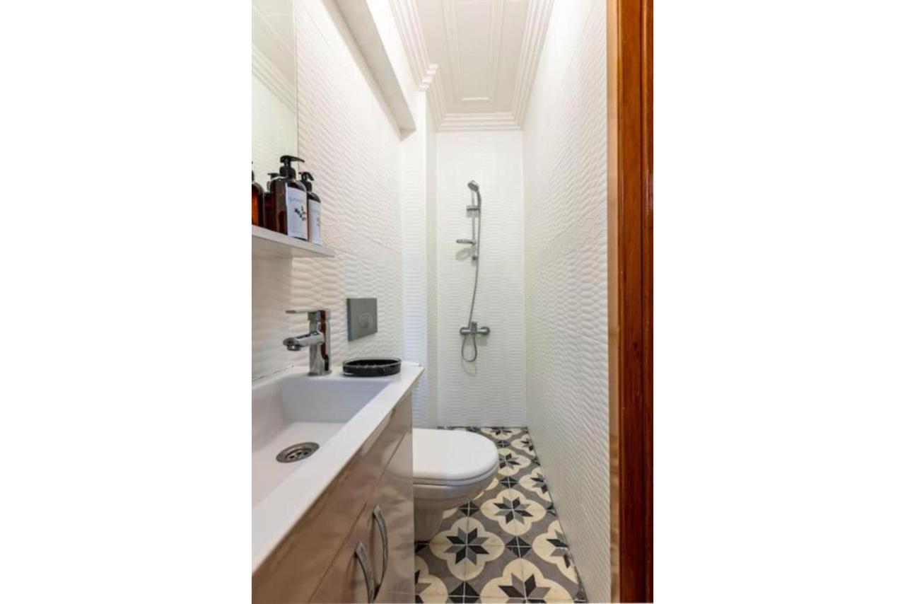 Historical 4-Br Home Steps From Besiktas Stadium & Bosphorus Views - Prime Nisantasi Location! Estambul Exterior foto