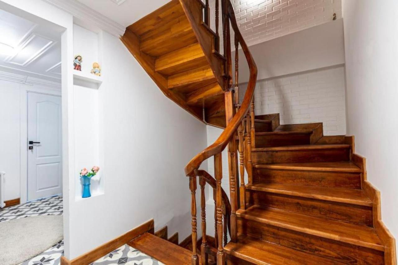 Historical 4-Br Home Steps From Besiktas Stadium & Bosphorus Views - Prime Nisantasi Location! Estambul Exterior foto