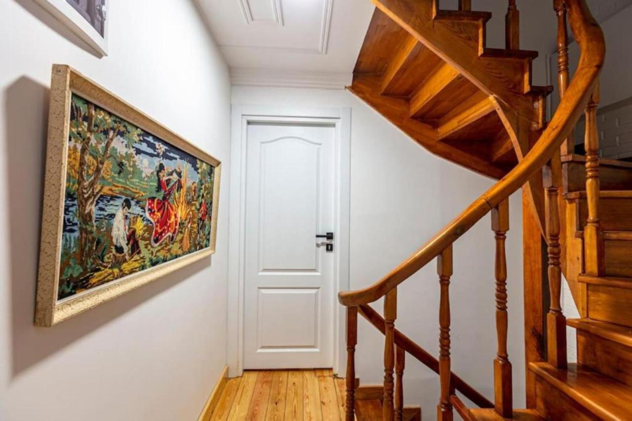 Historical 4-Br Home Steps From Besiktas Stadium & Bosphorus Views - Prime Nisantasi Location! Estambul Exterior foto