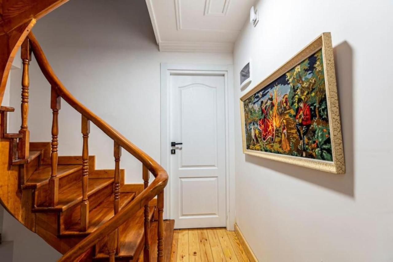 Historical 4-Br Home Steps From Besiktas Stadium & Bosphorus Views - Prime Nisantasi Location! Estambul Exterior foto
